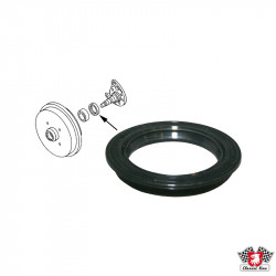 Oil seal for wheel bearing