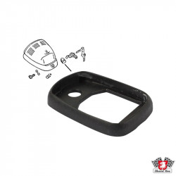 Gasket for tailgate handle