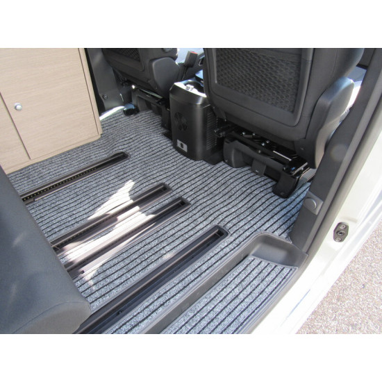 Carbest carpet/floor mat driver's cab for Mercedes Vito Vanstar