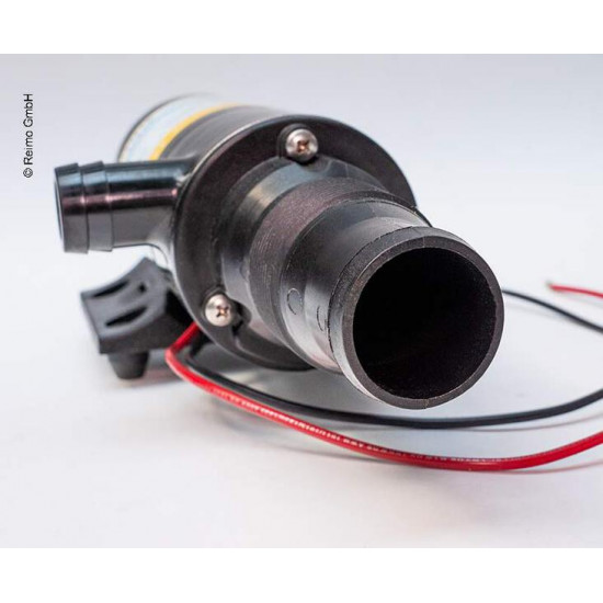 Sewage pump with macerator