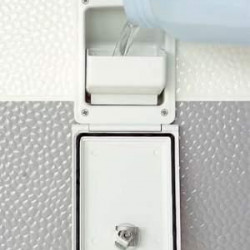 Filler neck with lockable flap