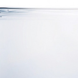 Smart shower with battery and 5V USB charging cable