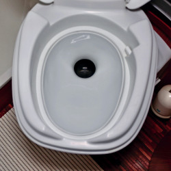 Twusch 3.0 - Porcelain insert for Thetford toilet C260