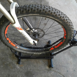 Bicycle rack for the rear garage for e-bikes - With tire width 5"