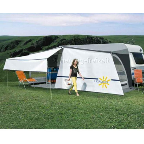 Sun tarp to complement Herzog Bermuda sun canopy