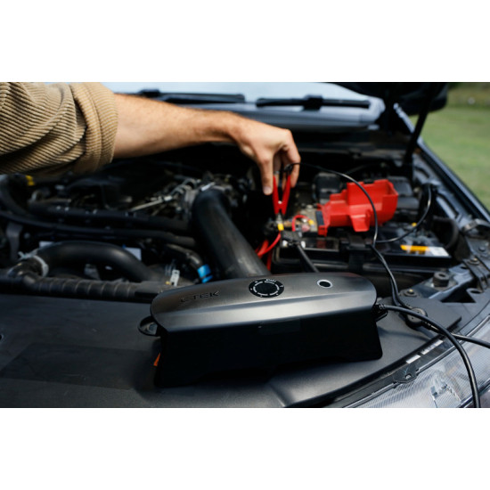 CS FREE – 4-in-1 Device: Battery Charger / Maintenance Device / Adaptive Booster / Power Bank