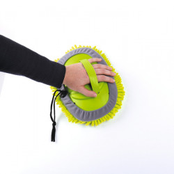 Telescopic wash brush with round microfiber head