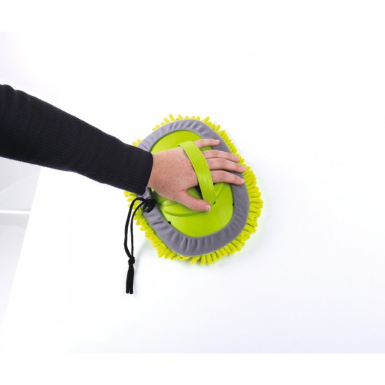 Telescopic wash brush with round microfiber head