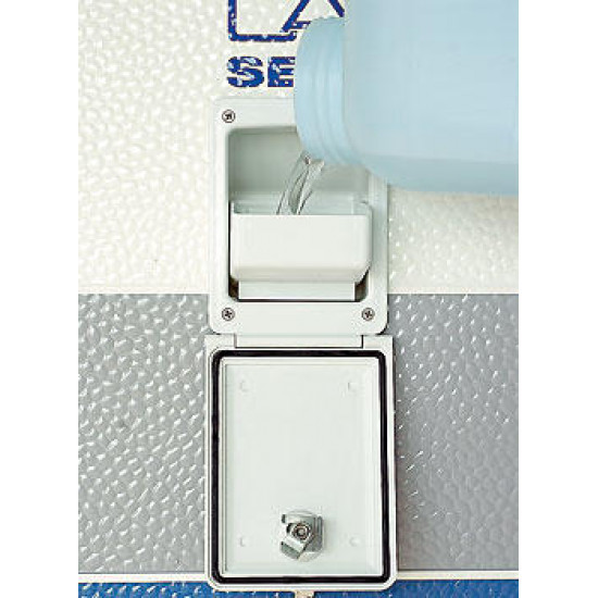 Water filling flap with integrated funnel
