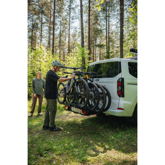 Thule VeloSpace 3 – Versatile, robust towbar-mounted carrier for 3 bicycles