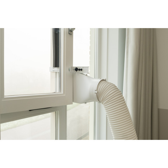 Window feedthrough for air conditioning
