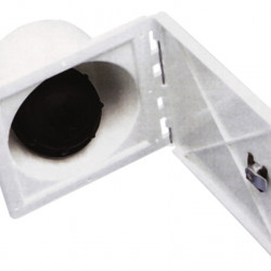 Filler neck with lockable flap