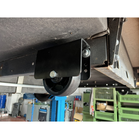 Anti-slip protection for motorhomes as an optional accessory for leveling jacks