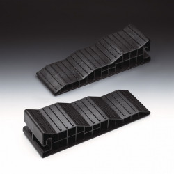 Step wedges for up to 2000 kg per wheel