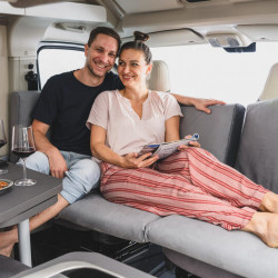 Additional sofa/bench for driver's cab