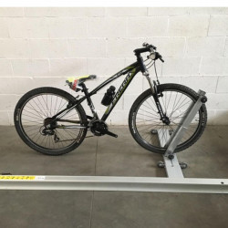 Manual loading aid for 2 bicycles, for rear garage