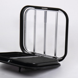 RW-Trailer horse trailer window with grille and lockable