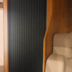 Roller door for bathrooms and toilets with mounting rails