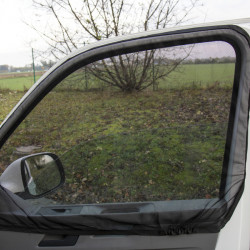 Mosquito net with magnetic fastening for Ford V710 Custom / Tourneo from 2023 onwards - driver's cab