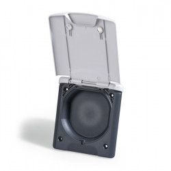 Empty socket with cover and magnetic closure