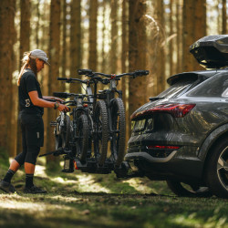 Thule EasyFold 3 – Flexible towbar-mounted bike carrier for 3 bikes