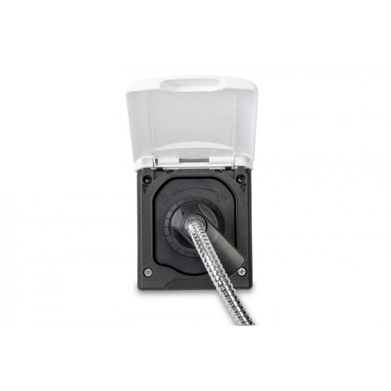 Service hatches with shower - White