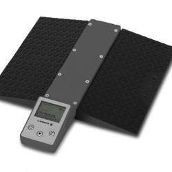 Drive-up ramp for digital caravan/motorhome scale