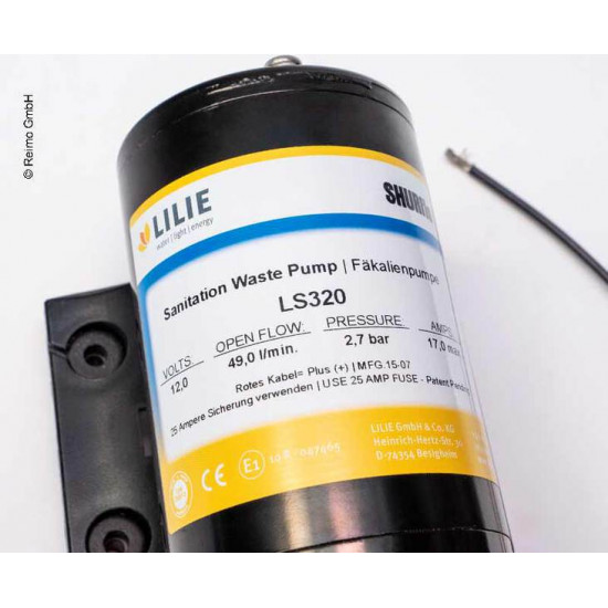 Sewage pump with macerator