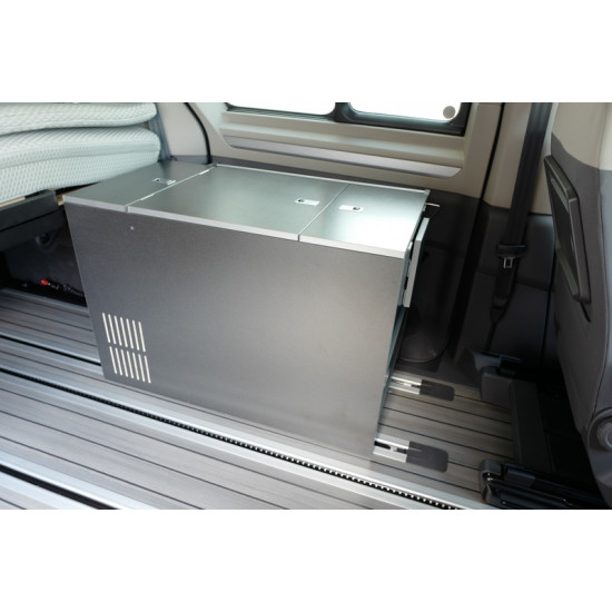 VW Multivan FreeVan kitchen module including technology