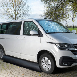 Inflatable windscreen for campervans