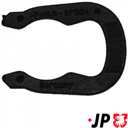 Retaining spring for water flange