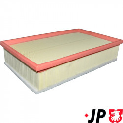 Air filter element, use in dusty environments