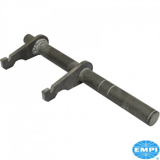 Operating shaft for clutch, racing