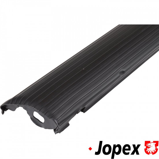 Running board without moulding, left