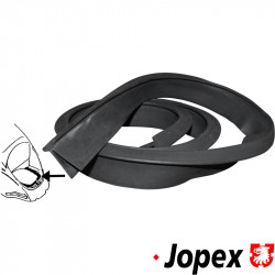 Rear engine compartment seal